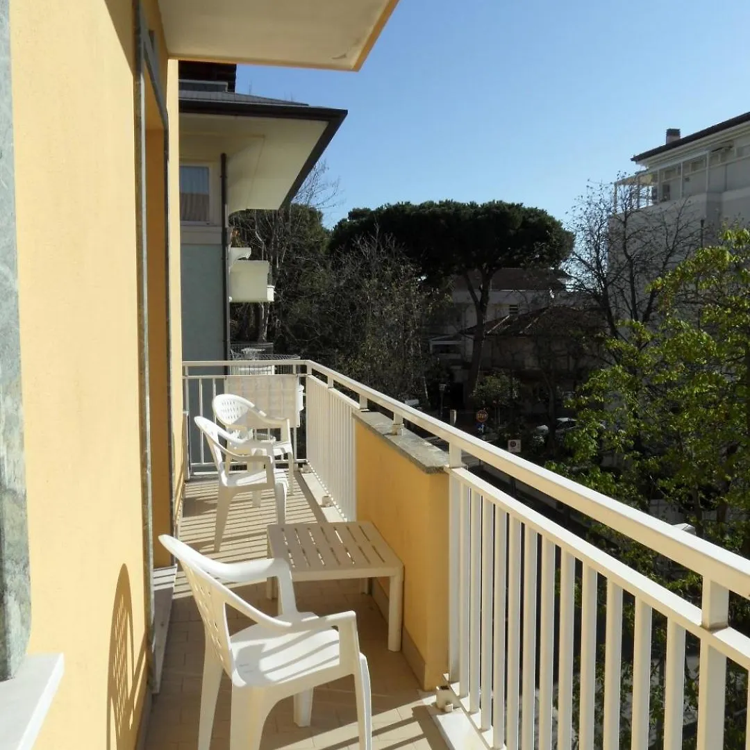 Faetani Apartments Риччоне