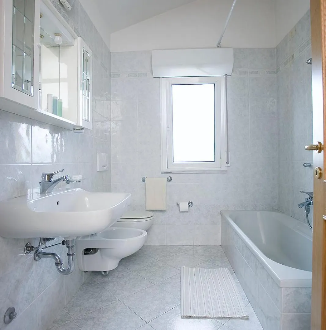 Faetani Apartments Риччоне