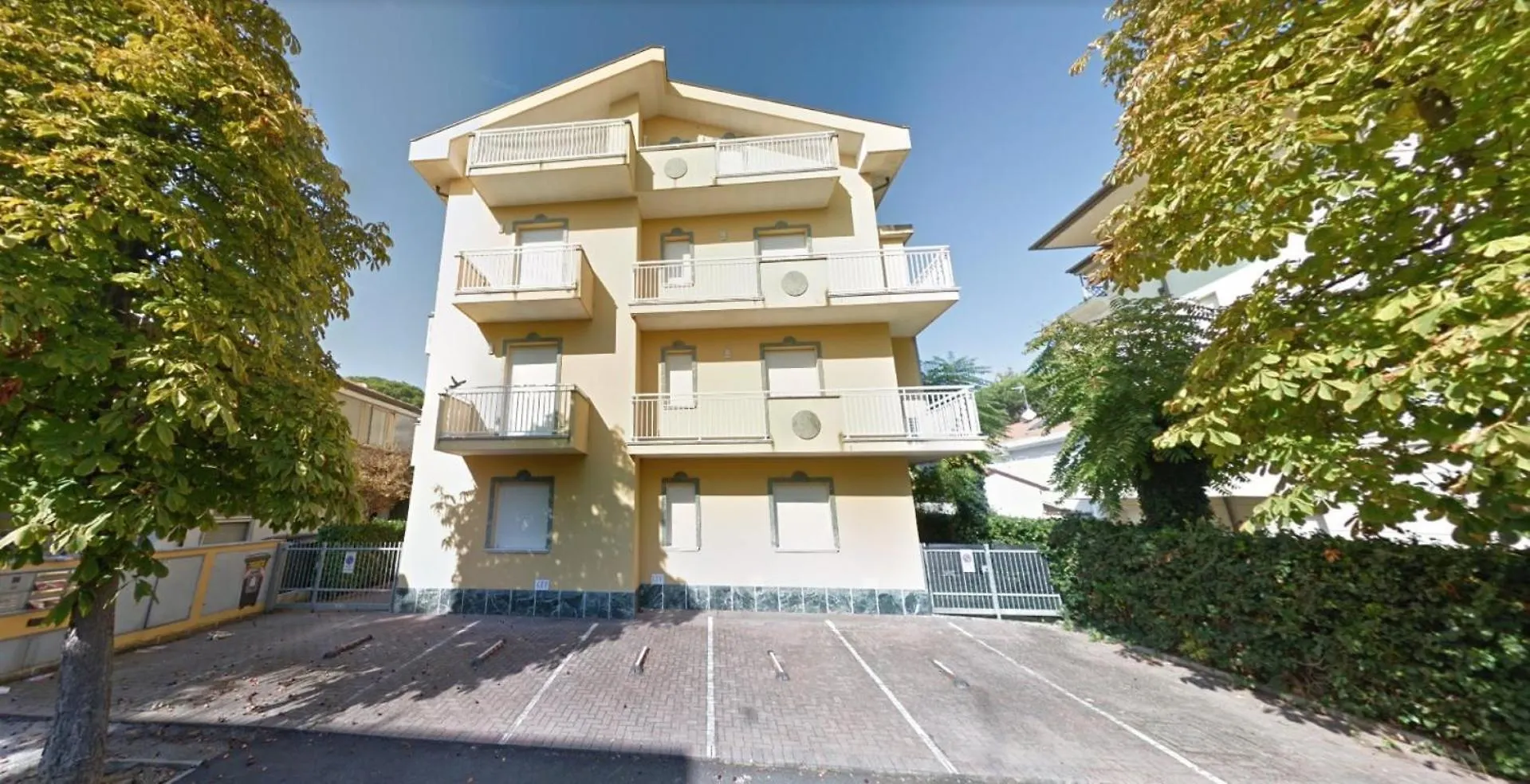 Faetani Apartments Риччоне