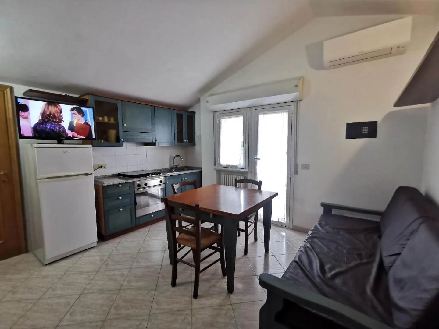 Faetani Apartments Риччоне
